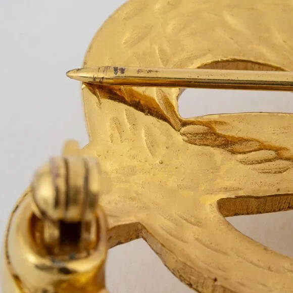 CHANEL Gold Love Brooch - Picture 7 of 12